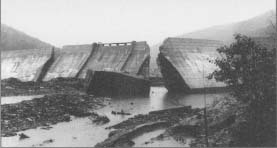 Reminants of the Austin, Pennsylvania, dam after its failure on September 30, 1911.